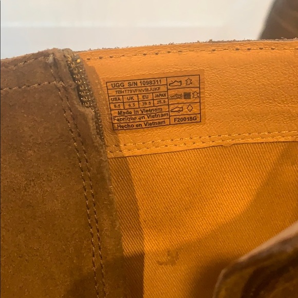 Boots - Picture 5 of 5